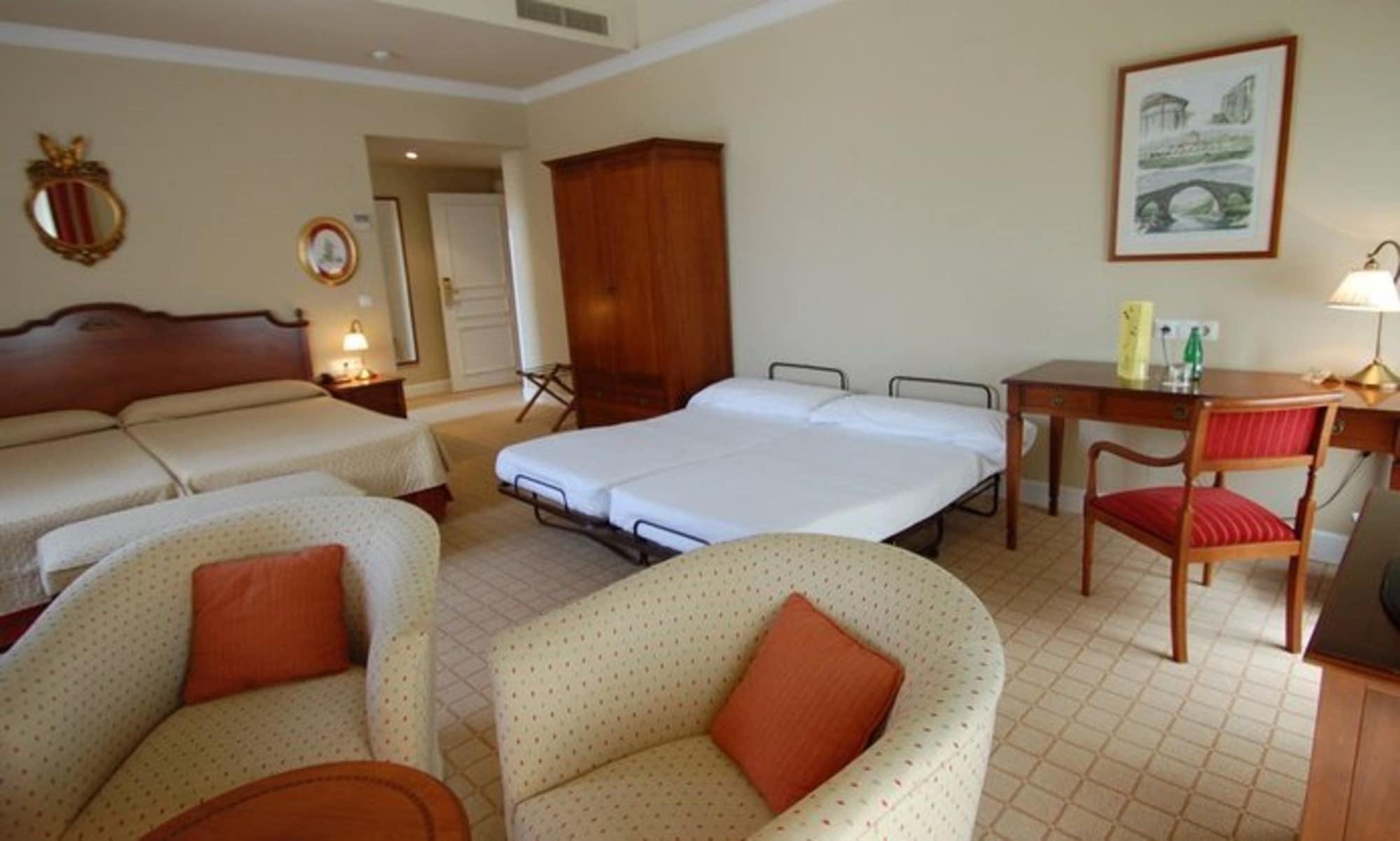 อาร์เชีย แกรน โฮเต็ล เพลาโญ Hotel โกบาดองกา ภายนอก รูปภาพ