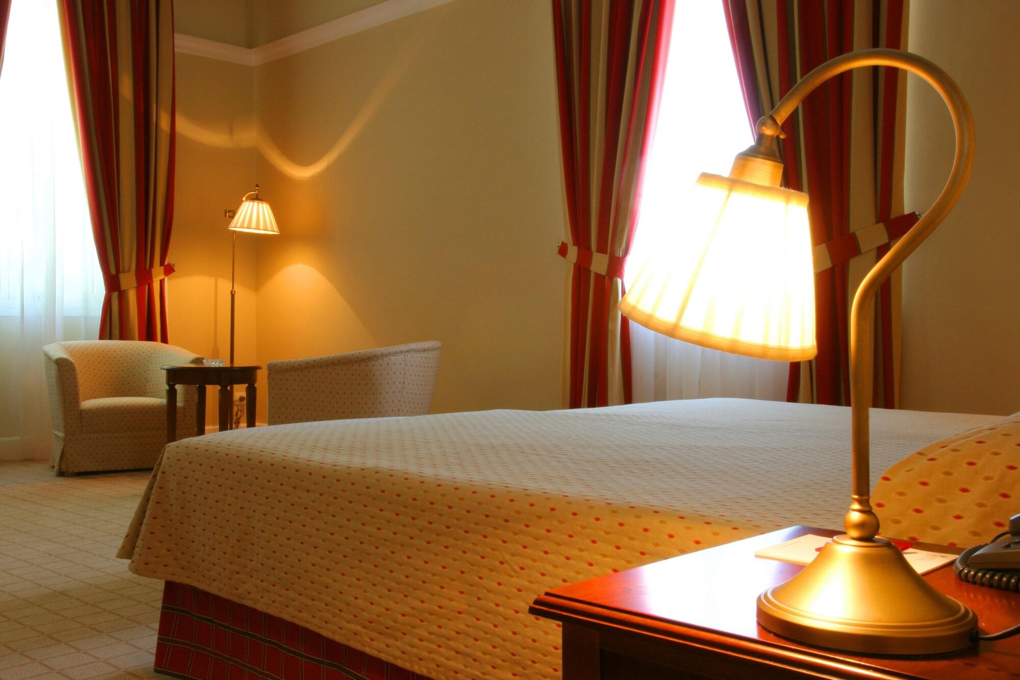 อาร์เชีย แกรน โฮเต็ล เพลาโญ Hotel โกบาดองกา ภายนอก รูปภาพ