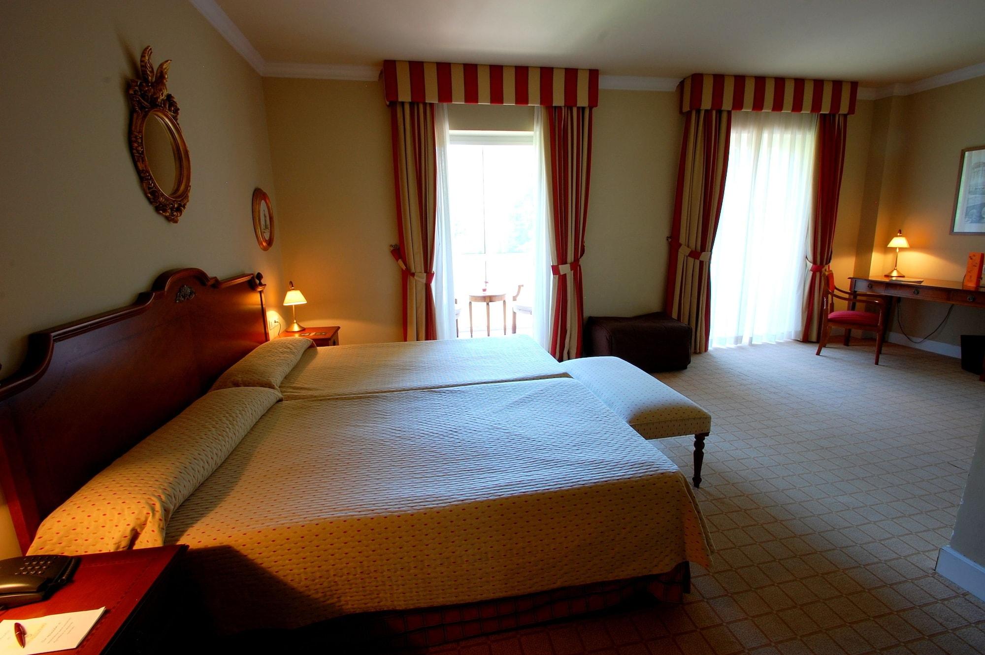 อาร์เชีย แกรน โฮเต็ล เพลาโญ Hotel โกบาดองกา ภายนอก รูปภาพ