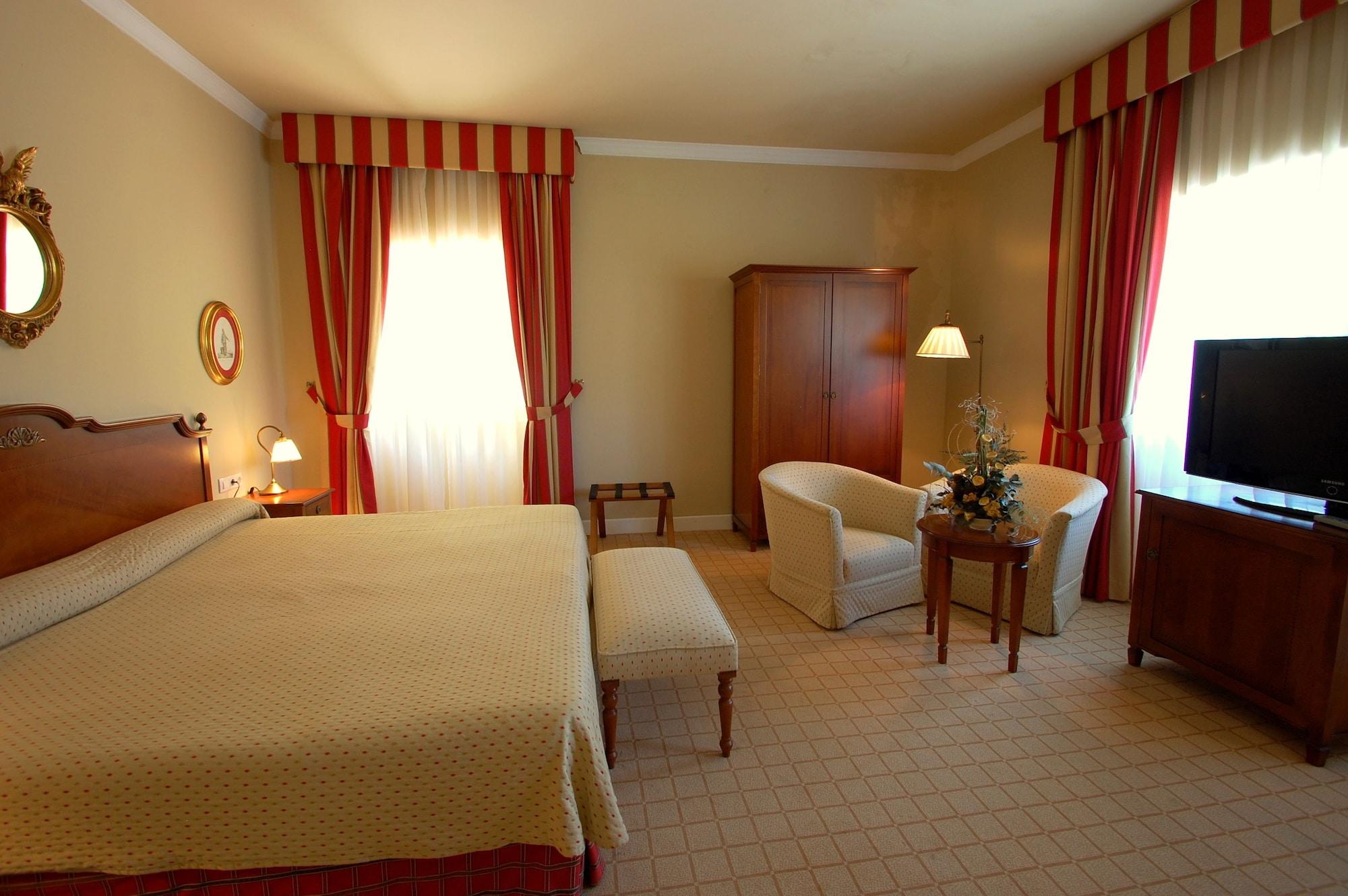 อาร์เชีย แกรน โฮเต็ล เพลาโญ Hotel โกบาดองกา ภายนอก รูปภาพ