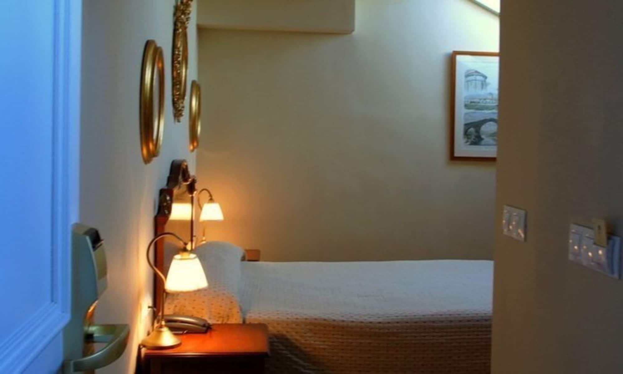 อาร์เชีย แกรน โฮเต็ล เพลาโญ Hotel โกบาดองกา ภายนอก รูปภาพ