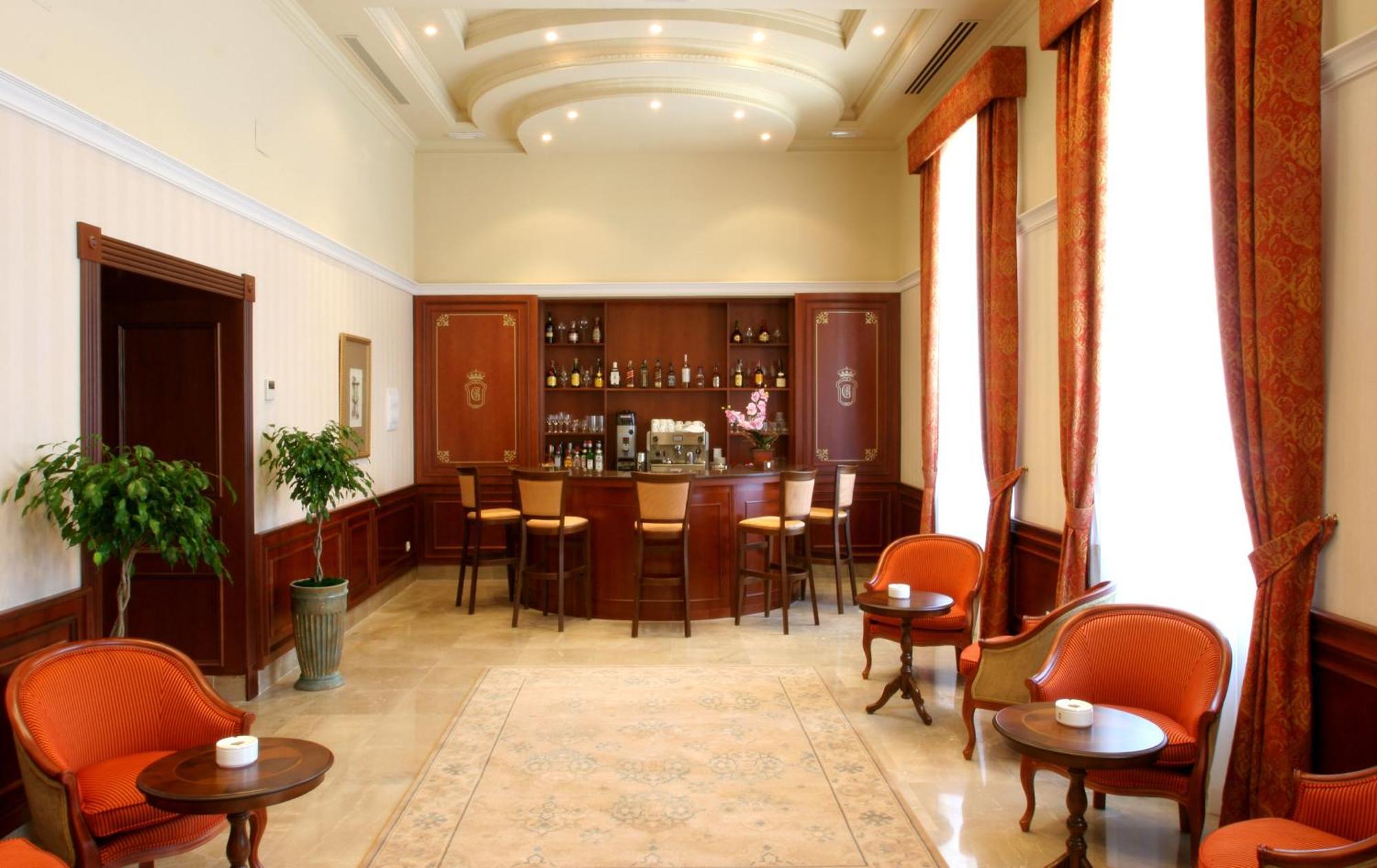 อาร์เชีย แกรน โฮเต็ล เพลาโญ Hotel โกบาดองกา ร้านอาหาร รูปภาพ