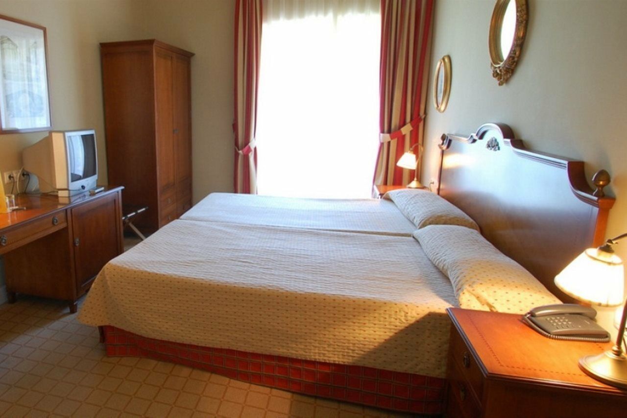 อาร์เชีย แกรน โฮเต็ล เพลาโญ Hotel โกบาดองกา ภายนอก รูปภาพ